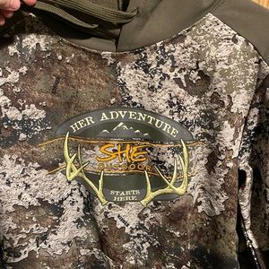 Women’s she outdoor hoodie